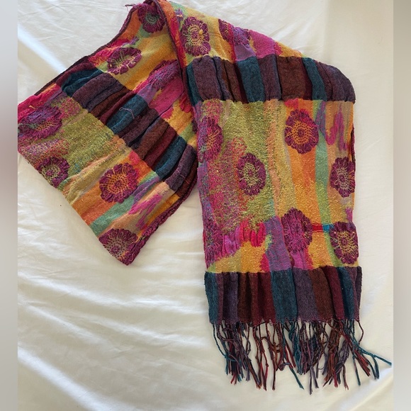 Cute and Colorful scarf - Picture 2 of 2